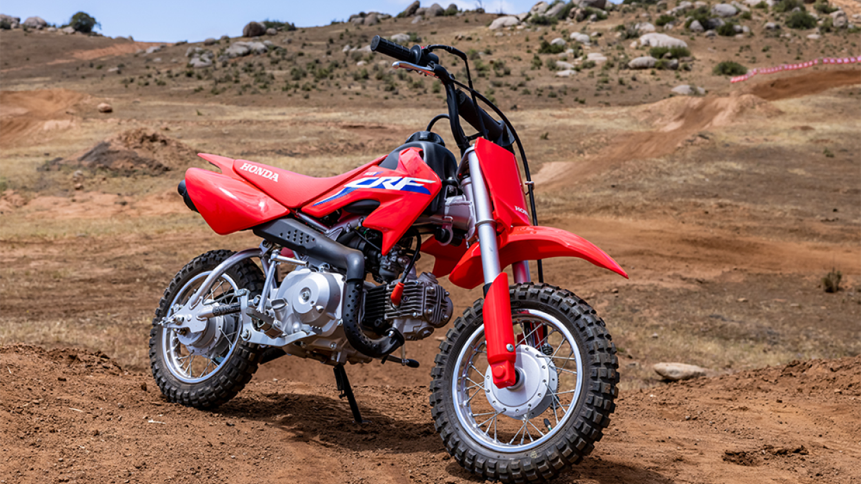 Un CRF50f garé